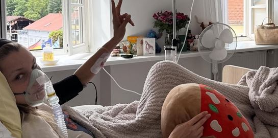 Η Bella Hadid παλεύει με τη νόσο Lyme-Οι φωτογραφίες της στα social media από το νοσοκομείο