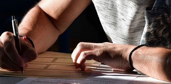 Το γιατρικό της αμόλυντης λογοτεχνίας, το κείμενο της καραντίνας στις Πανελλαδικές