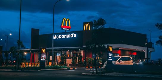 Ακτιβιστές υπέρ της Παλαιστίνης έβαλαν αρουραίους σε McDonald&#39;s στο Μπέρμινγχαμ