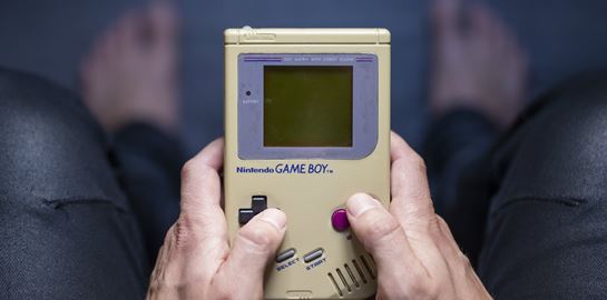 Η Nintendo σχεδιάζει θήκη που μετατρέπει το κινητό σε Game Boy