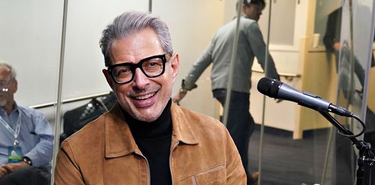 O Jeff Goldblum έχει την καλύτερη εναλλακτική στο σακάκι