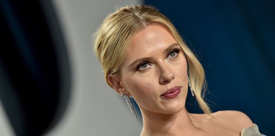 Η Scarlet Johansson και ο πρωταγωνιστής της Marvel που θα επέλεγε για babysitter