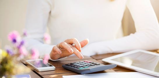 Ποιοι, πότε και πόσα κερδίζουν από τις φοροελαφρύνσεις