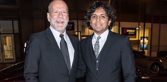 To μήνυμα του M. Night Shyamalan στον Bruce Willis