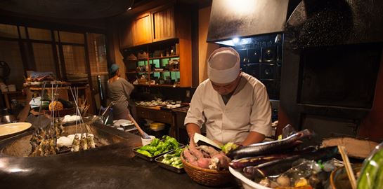 Τα εστιατόρια που έχτισαν τον γαστρονομικό μύθο του Τόκιο