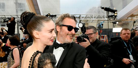 Ο Joaquin Phoenix έγινε πατέρας και τίμησε τον αδικοχαμένο αδερφό του