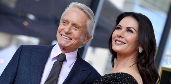 Όταν ο Michael Douglas ερωτεύτηκε την Catherine Zeta-Jones 25 χρόνια πριν
