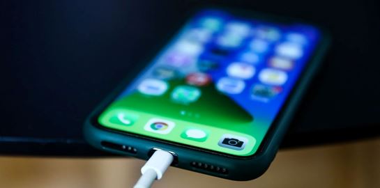 Ίσως το iPhone 15 να φέρει την επανάσταση