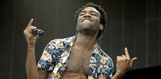 8 διάσημοι ηθοποιοί που κάνουν καριέρα και στη μουσική