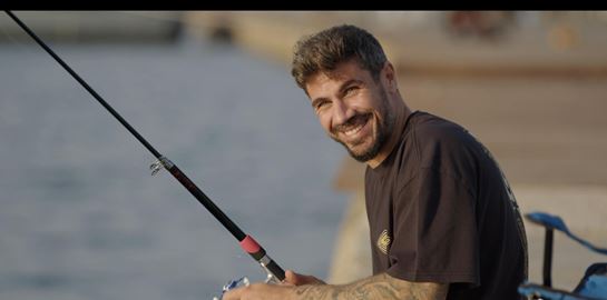 Ο Άκης Πετρετζίκης πάει Netflix