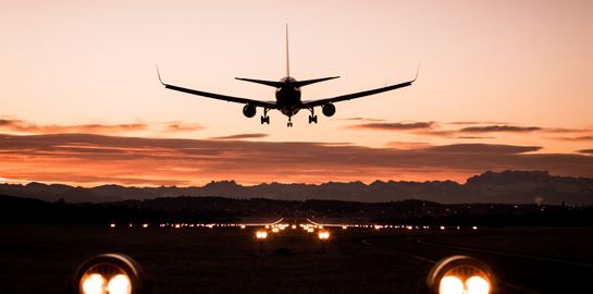 Τι πρέπει να γνωρίζεις αν ταξιδεύεις με αεροπλάνο στον καύσωνα