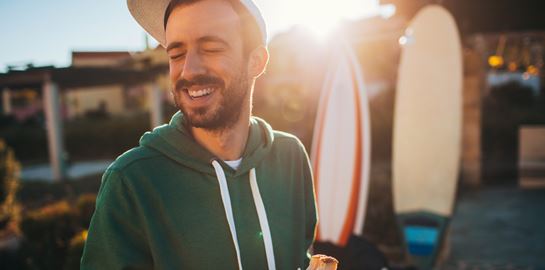 Γιατί το τυρί μας κάνει χαρούμενους και πιο υγιείς