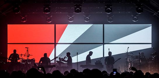 H μικρού μήκους ταινία των Massive Attack για τις επιπτώσεις των συναυλιών στην κλιματική αλλαγή