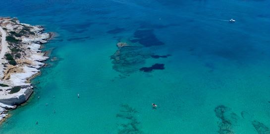 Ρωτήσαμε το ChatGPT πού να πάμε διακοπές το καλοκαίρι χωρίς να δώσουμε ένα νεφρό