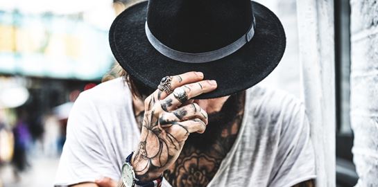 Τι λέει η ψυχολογία όσους έχουν πολλά τατουάζ