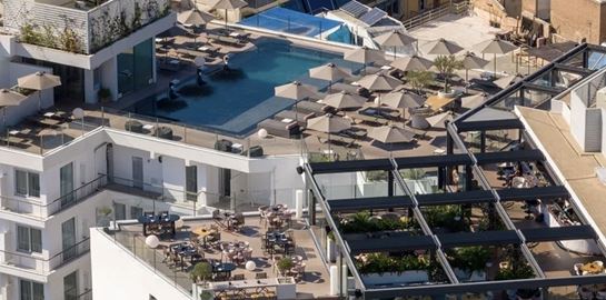 Δροσιστικά καταφύγια στις πισίνες της Αθήνας