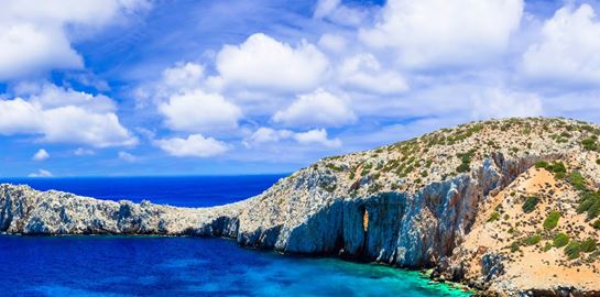 Όλοι αποθεώνουν το ελληνικό &quot;νησί των πειρατών&quot; γιατί τα έχει όλα