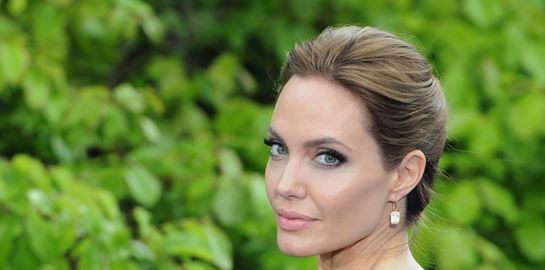 Η Angelina Jolie σκηνοθετεί τον Tom Hardy