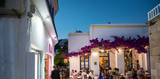 Τα τρία στοιχήματα που θα κρίνουν τα νέα μέτρα για τον κορονοϊό