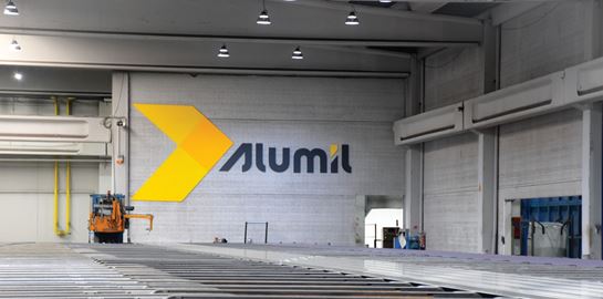 Loop 80 | Πρωτοπορία στη βιωσιμότητα για την ALUMIL με 80% ανακυκλωμένο υλικό