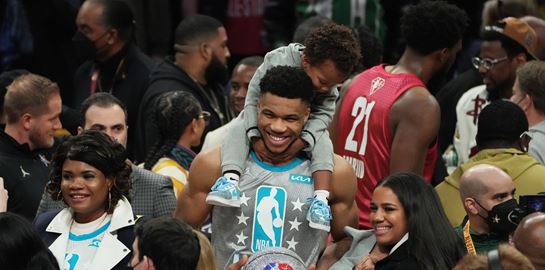 Γιατί η οικογένεια του Γιάννη Αντετοκούνμπο εγκατάσταθηκε στην Αθήνα