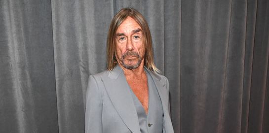 Στο εκκεντρικό κόκκινο χαλί των Grammys 2020