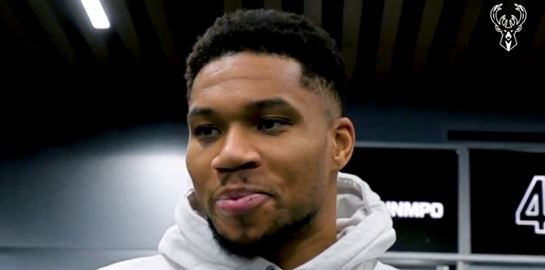 Γιατί ο Γιάννης Αντετοκούνμπο εμφανίστηκε με μαυρισμένο μάτι στη συνέντευξη τύπου μετά τους Kings