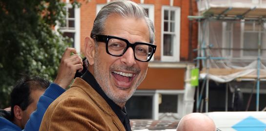 Ο Jeff Goldblum μόλις κατέρριψε έναν από τους πιο παλιούς μύθους του αντρικού στυλ
