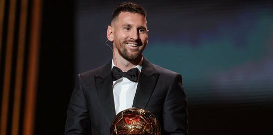 H Χρυσή Μπάλα για 8η φορά στα χέρια του Lionel Messi