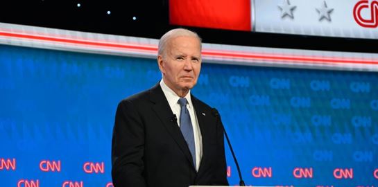 O Biden ισοφαρίζει τον Trump, σύμφωνα με νέα δημοσκόπηση της Reuters/Ipsos