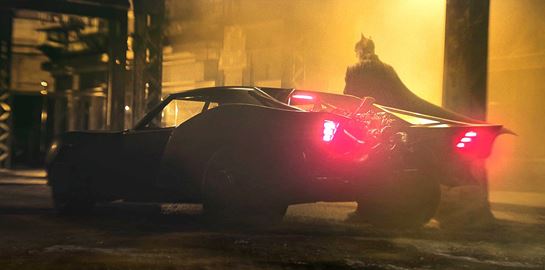 Πρώτη γνωριμία με το νέο, old school Batmobile