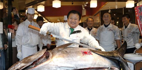 Εν τω μεταξύ στο Τόκιο, κάποιος αγόρασε τόνο αξίας €2.700.000