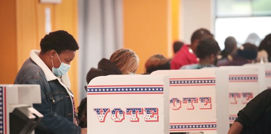 Αμερικανικές εκλογές 2020: Από το δικαίωμα στην άμβλωση έως τα ψυχότροπα μανιτάρια