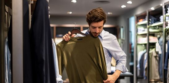 Το λιανεμπόριο άνοιξε, το αγοραστικό κοινό δε συγκινήθηκε