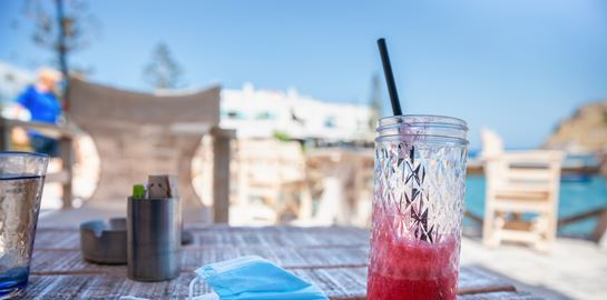 Τα περιοριστικά μέτρα που θα αφορούν μόνο τους ανεμβολίαστους