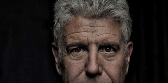Ο Anthony Bourdain κι ό,τι άλλο θα βρεις στο νέο Esquire