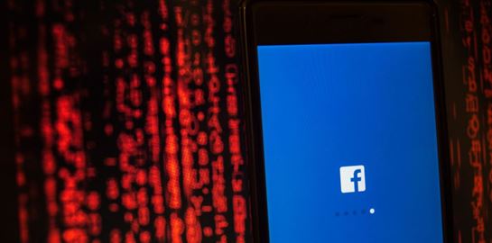 Να πώς θα τσεκάρεις αν υπέκλεψαν τον λογαριασμό σου στο Facebook