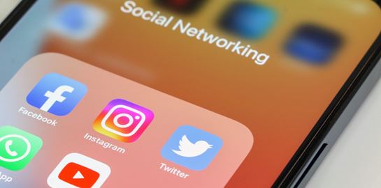 Τι παίζει με τη συνδρομή σε Instagram και Facebook;