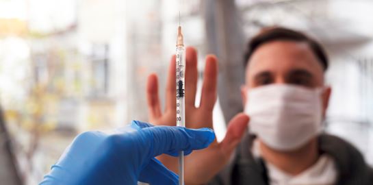 Τα νέα, σκληρά μέτρα για τους ανεμβολίαστους