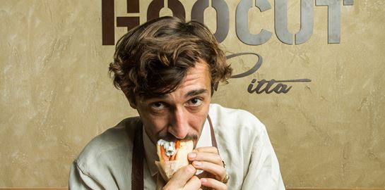 Κλεομένη Ζουρνατζή, γιατί κάνατε τάση την προβατίνα;