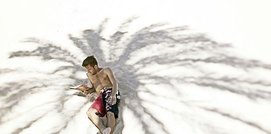 Τα beach reads του φετινού καλοκαιριού