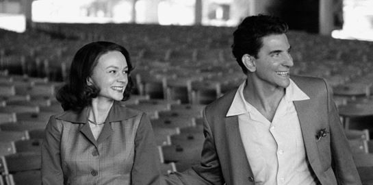 Ο Bradley Cooper επιστρέφει σαν Maestro (trailer)