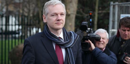 Ένοχος, αλλά ελεύθερος ο Julian Assange μετά από 5 χρόνια