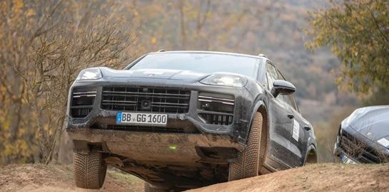 Οι δοκιμές εξέλιξης της ανανεωμένης Porsche Cayenne
