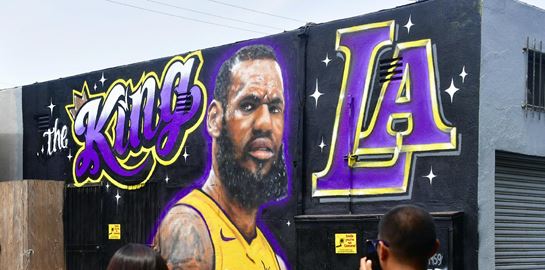 Οι χρυσές business του LeBron στο Λος Άντζελες