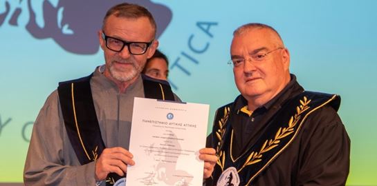 O Jo Nesbo τώρα και Επίτιμος Διδάκτορας του Πανεπιστημίου Δυτικής Αττικής