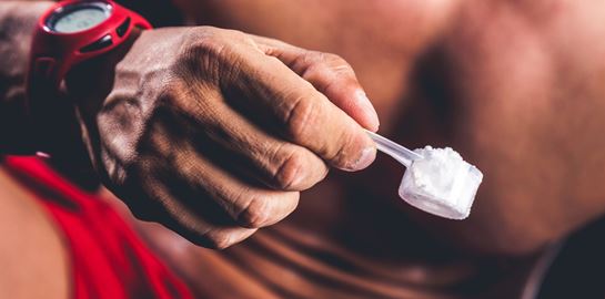 Κρεατίνη: Ό,τι χρειάζεται να ξέρεις για το αμφιλεγόμενο συμπλήρωμα διατροφής