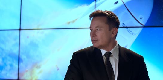 Μία μόνο λέξη του Elon Musk καταπόντισε το bitcoin