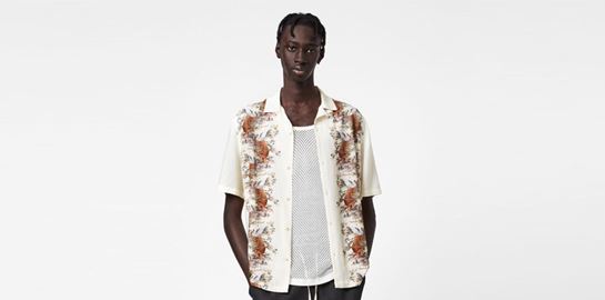 Λίγο καλοκαίρι ακόμα με χαβανέζικα πουκάμισα