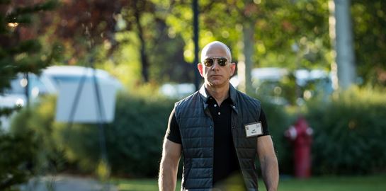 Οι τρεις πλουσιότεροι άνθρωποι της Αμερικής δεν καταβάλουν φόρο εισοδήματος